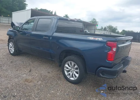 2021 Chevrolet Silverado 1500 4Wd Short Bed Custom z USA, uszkodzony, nr VIN 3GCPYBEK8MG424346